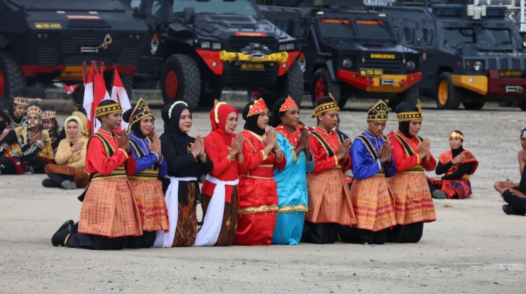 Wakapolda Papua Barat Daya Pimpin Upacara Hari Bhayangkara ke-80