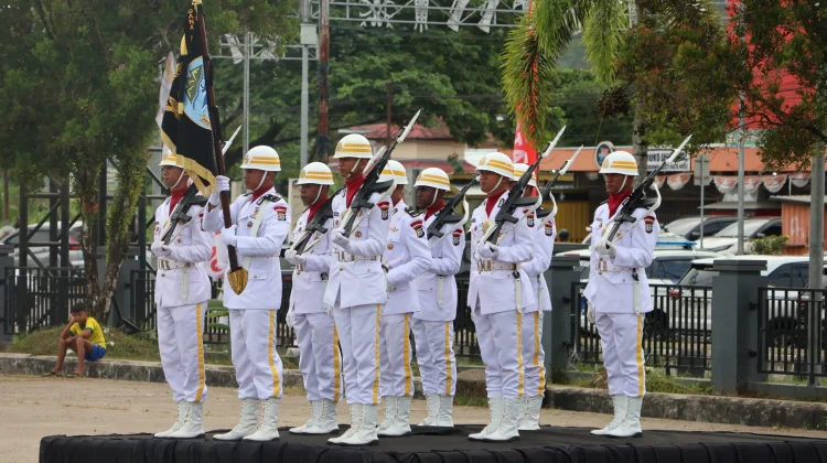 Wakapolda Papua Barat Daya Pimpin Upacara Hari Bhayangkara ke-80