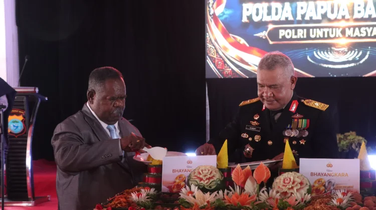 Berita Foto - Dua Personel Polres Tambrauw Terima Penghargaan di Hari ...