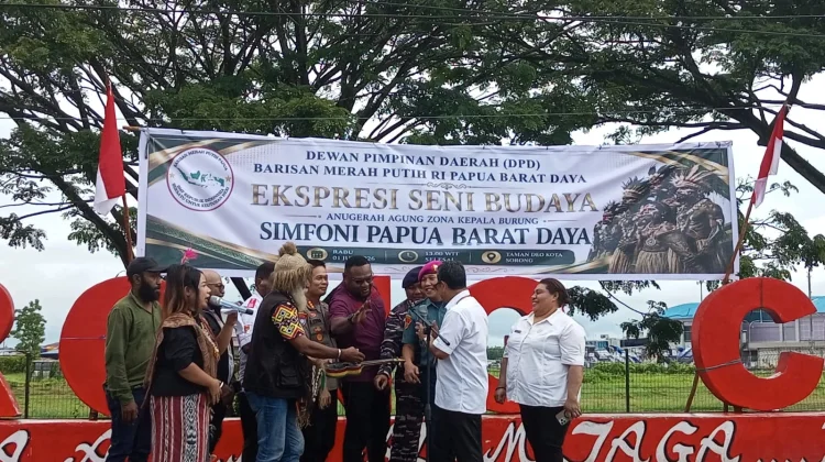 Ekspresi Seni Budaya Simfoni Papua Barat Daya
