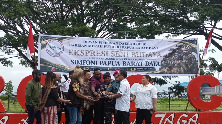 Ekspresi Seni Budaya Simfoni Papua Barat Daya