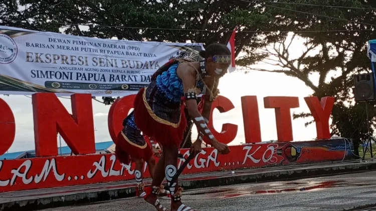 Ekspresi Seni Budaya Simfoni Papua Barat Daya