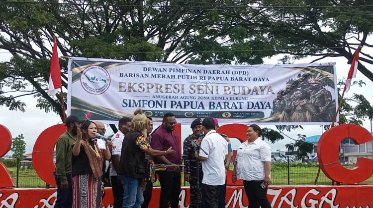 Ekspresi Seni Budaya Simfoni Papua Barat Daya