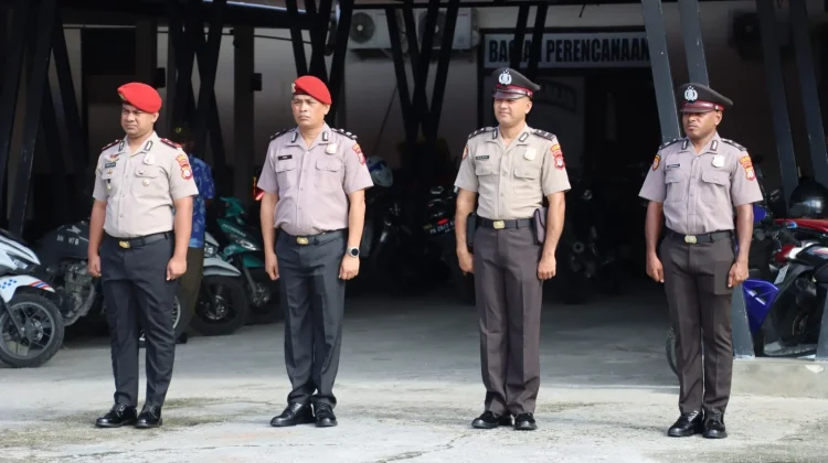 Kapolres Sorong Selatan Pimpin Upacara Kenaikan Pangkat 56 Personel