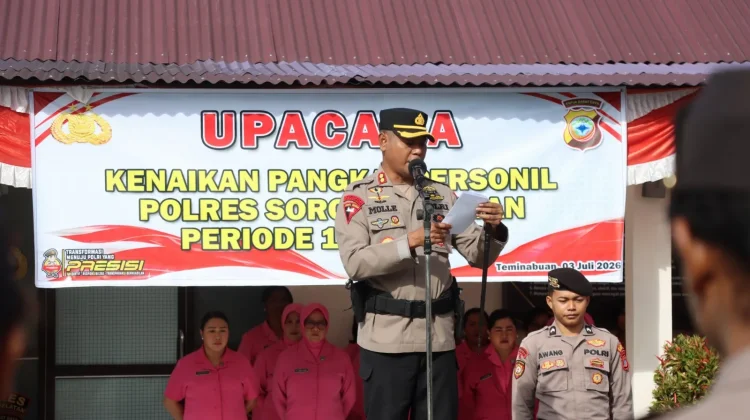 Kapolres Sorong Selatan Pimpin Upacara Kenaikan Pangkat 56 Personel