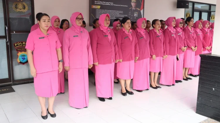 Kapolres Sorong Selatan Pimpin Upacara Kenaikan Pangkat 56 Personel