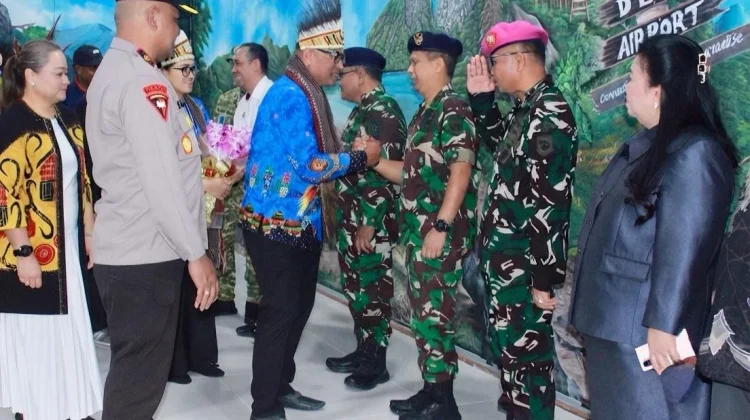 Koarmada III Turut Hadir Penyambutan Kapolda PBD