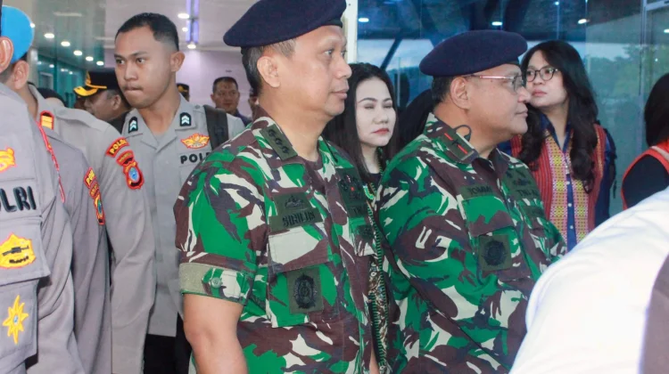 Koarmada III Turut Hadir Penyambutan Kapolda PBD