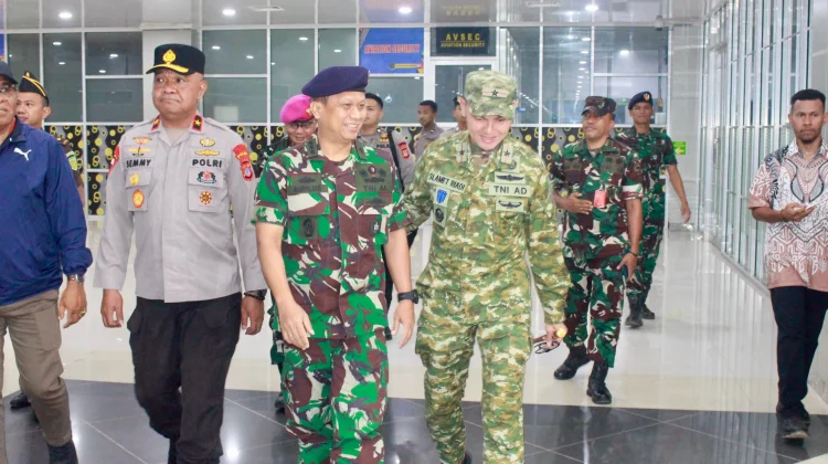 Koarmada III Turut Hadir Penyambutan Kapolda PBD