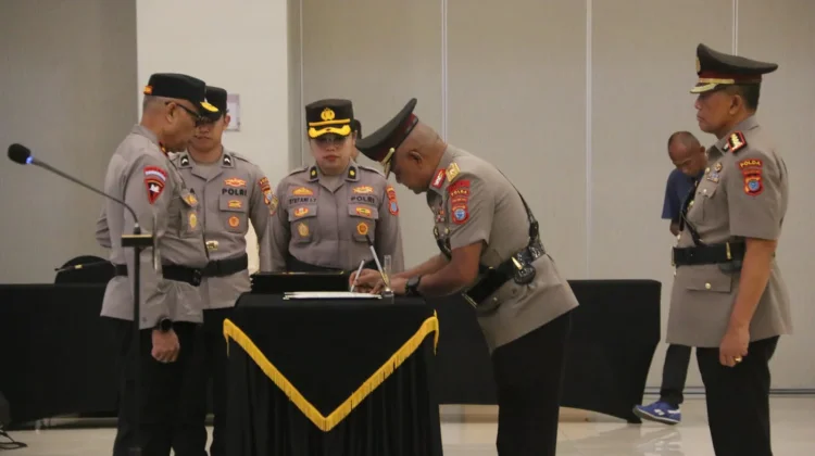 Kapolda Papua Barat Daya Pimpin Sertijab Terhadap 3 Pejabat Utama PBD