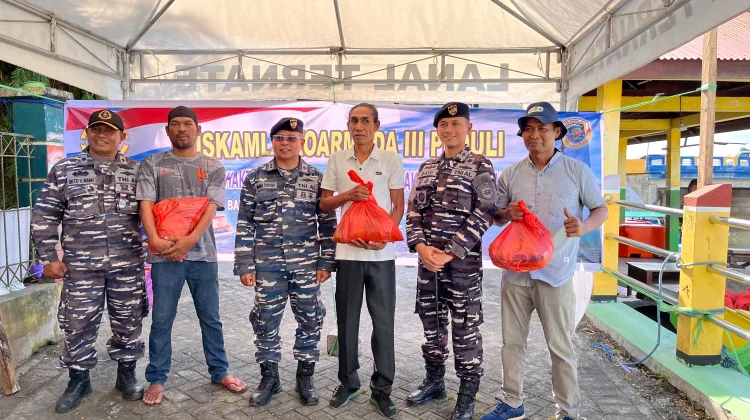 Guskamla Koarmada III Lakukan Baksos dan Bakkes Bagi Masyarakat Kampung Nelayan