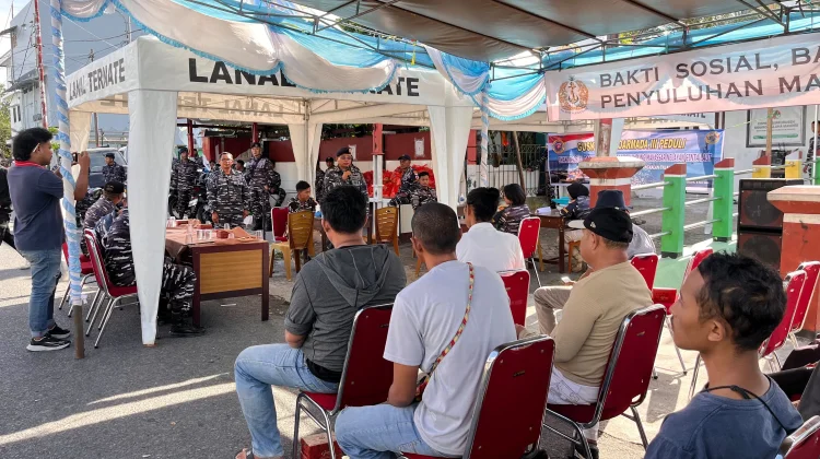 Guskamla Koarmada III Lakukan Baksos dan Bakkes Bagi Masyarakat Kampung Nelayan