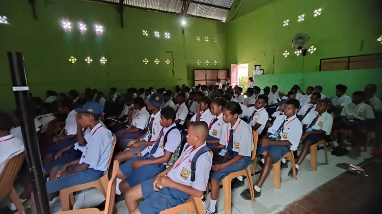 SMK Yapis Teminabuan Melaksanakan Kegiatan Masa Pengenalan Lingkungan Sekolah
