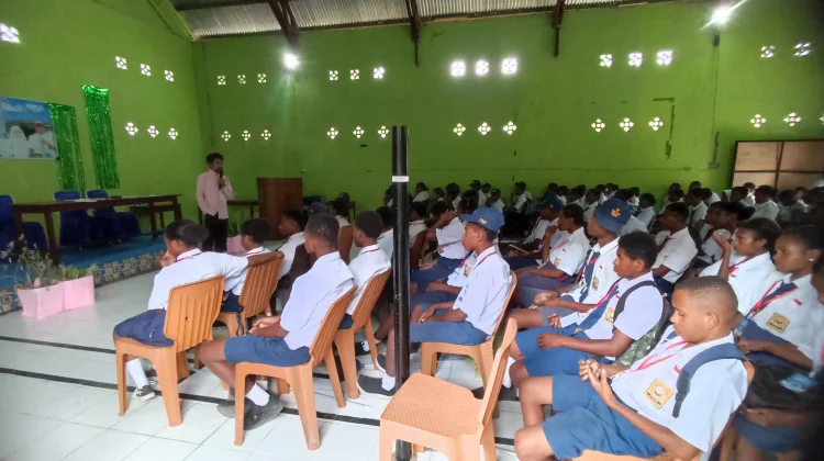 SMK Yapis Teminabuan Melaksanakan Kegiatan Masa Pengenalan Lingkungan Sekolah