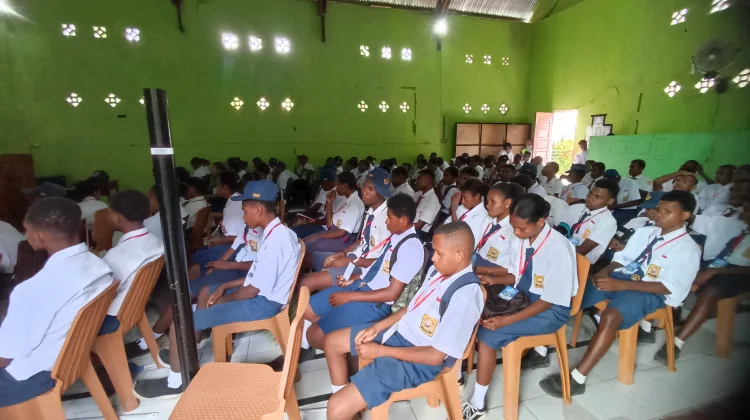 SMK Yapis Teminabuan Melaksanakan Kegiatan Masa Pengenalan Lingkungan Sekolah