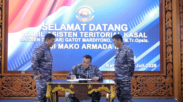 dalam Rangka Safari Teritorial, Waaster Berkunjung ke Koarmada III