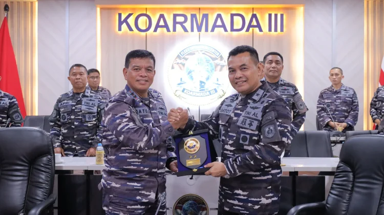 dalam Rangka Safari Teritorial, Waaster Berkunjung ke Koarmada III