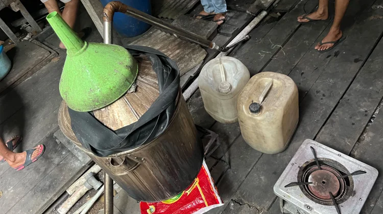 Satresnarkoba Polresta Sorong Kota Ungkap Tempat Produksi Miras Lokal