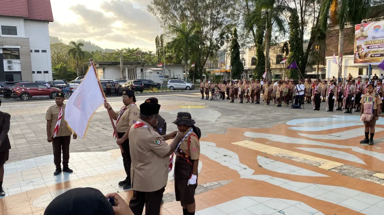 Gubernur Elisa Lepas Kontingen Pramuka ke Jamnas