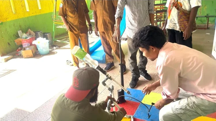 Pelatihan Pembuatan Media Pembelajaran IPA Dari Bahan Daur Ulang