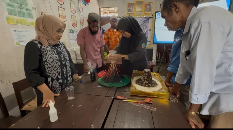 Pelatihan Pembuatan Media Pembelajaran IPA Dari Bahan Daur Ulang