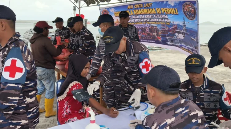Guskamla Koarmada III Hadirkan Kepedulian dan Berbagi untuk Masyarakat Pesisir