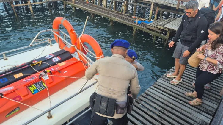 Personel Tourist Police Ditpolairud Polda PBD Hadir Beri Rasa Aman Bagi Wisatawan