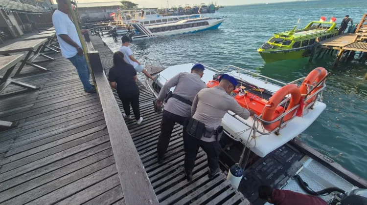 Personel Tourist Police Ditpolairud Polda PBD Hadir Beri Rasa Aman Bagi Wisatawan