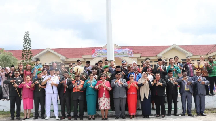 Kapolres Sorong Selatan Hadiri Upacara HUT Kabupaten