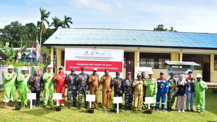 Aster Pamgkoarmada III Hadiri Baksos dan Bakkes Hut ke-1 Kodaeral XIV di Pulau Kasim