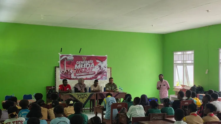 Sosialisasi dan Penyerahan ATK oleh Barisan Merah Putih Sorong Selatan