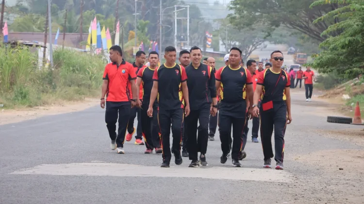 Semarak Sambut HUT RI ke-81 dan HUT Polwan ke-78, Polda PBD Laksanakan Jalan Santai