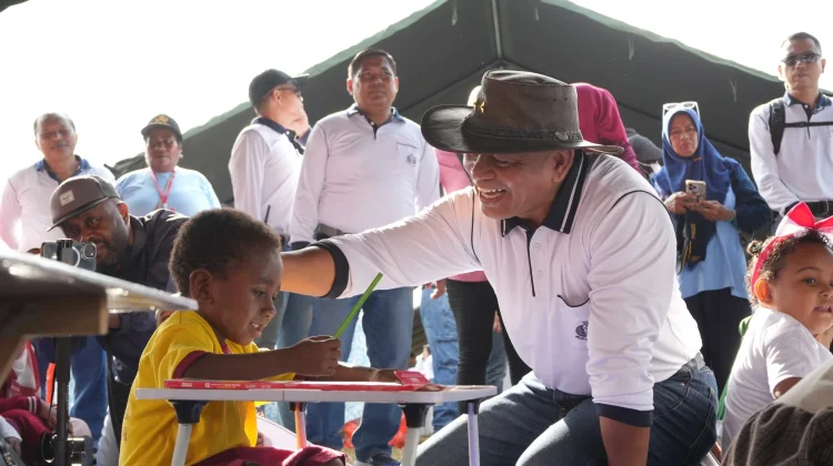Koarmada III Laksanakan Panggung Rakyat Bersama Masyarakat Peringati HUT RI ke-81