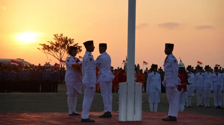 Koarmada III Hadiri Upacara Penurunan Bendera HUT Ke-81 Kemerdekaan RI di PBD