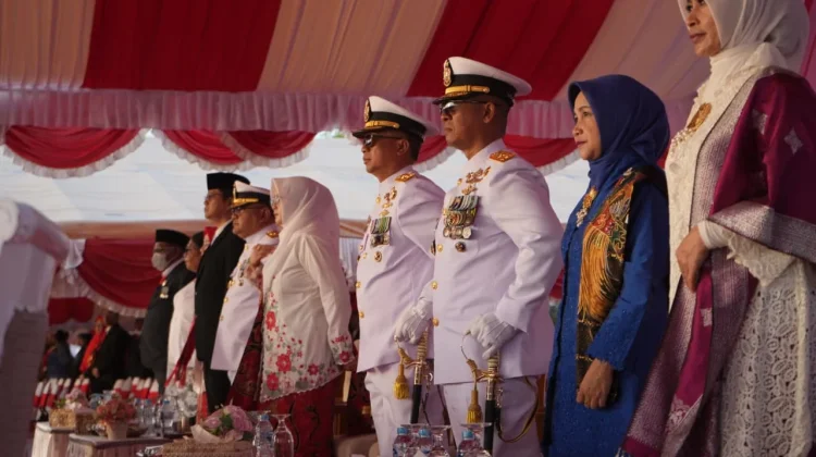 Koarmada III Hadiri Upacara Penurunan Bendera HUT Ke-81 Kemerdekaan RI di PBD