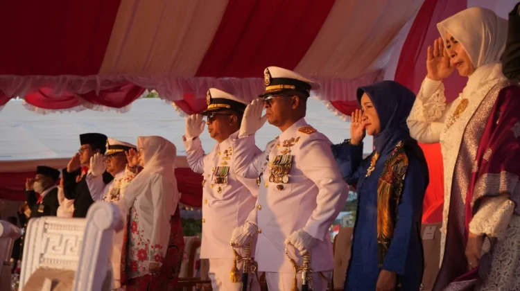 Koarmada III Hadiri Upacara Penurunan Bendera HUT Ke-81 Kemerdekaan RI di PBD