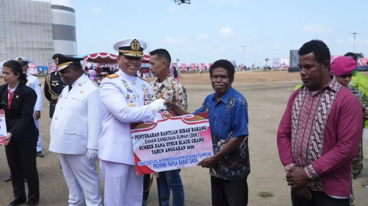 Pangkoarmada III Hadiri Upacara Peringatan HUT Ke-81 Kemerdekaan RI di Kota Sorong