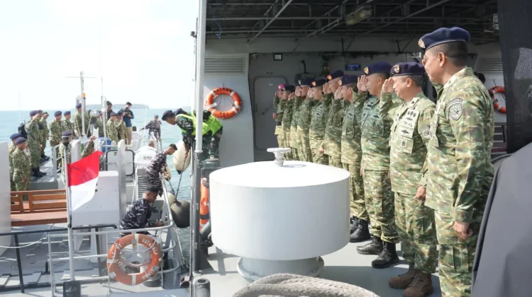 Koarmada III Terima Courtesy Call Inspektur Jenderal TNI Angkatan Laut