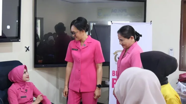 Donor Darah Meriahkan Hari Jadi Polwan ke-78 di Polda Papua Barat Daya