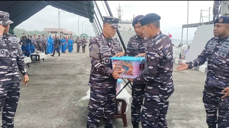 Peduli NTT, TNI AL Distribusikan 10 Ton Bantuan Kemanusiaan Melalui Koarmada III