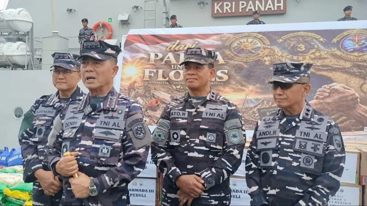 Peduli NTT, TNI AL Distribusikan 10 Ton Bantuan Kemanusiaan Melalui Koarmada III
