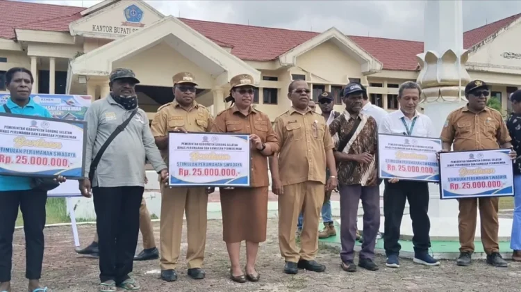 Kegiatan Penyerahan BSPS di Sorong Selatan