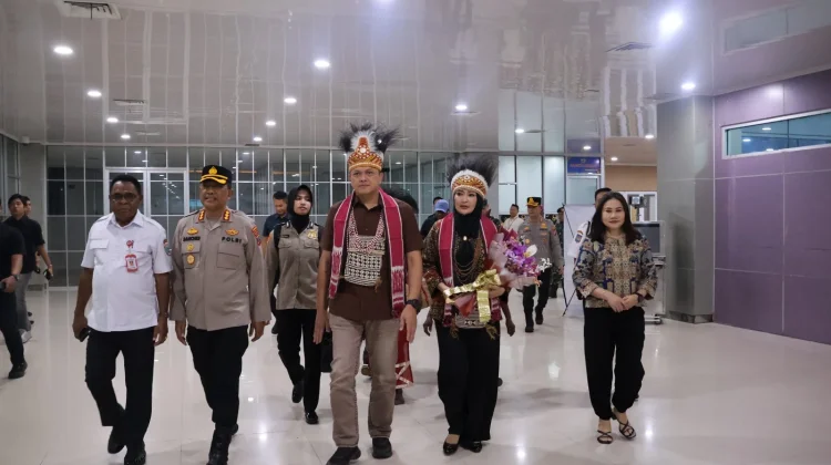 Brigjen Pol. Hengki Haryadi Tiba di Sorong. Disambut Wakapolda dan Forkopimda
