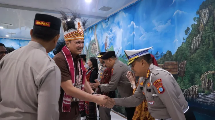 Brigjen Pol. Hengki Haryadi Tiba di Sorong. Disambut Wakapolda dan Forkopimda