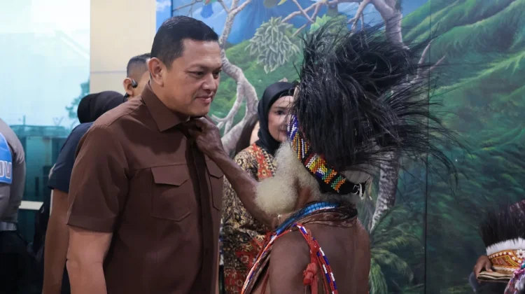 Brigjen Pol. Hengki Haryadi Tiba di Sorong. Disambut Wakapolda dan Forkopimda
