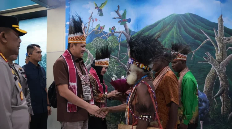 Brigjen Pol. Hengki Haryadi Tiba di Sorong. Disambut Wakapolda dan Forkopimda