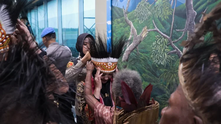 Brigjen Pol. Hengki Haryadi Tiba di Sorong. Disambut Wakapolda dan Forkopimda