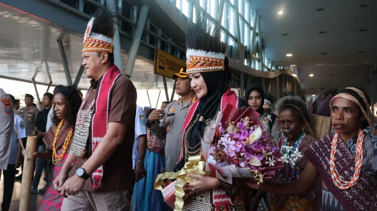 Brigjen Pol. Hengki Haryadi Tiba di Sorong. Disambut Wakapolda dan Forkopimda