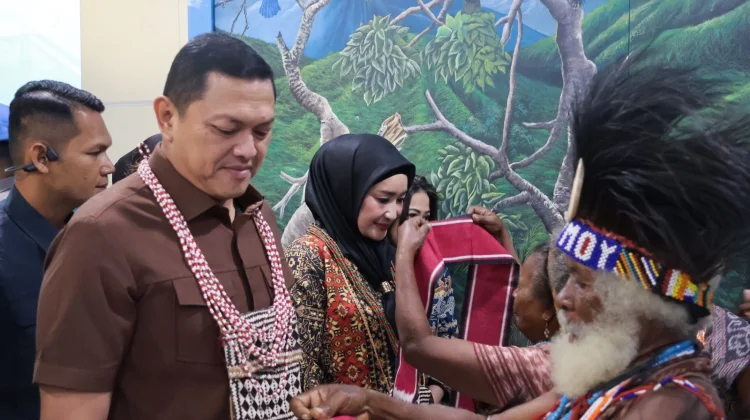 Brigjen Pol. Hengki Haryadi Tiba di Sorong. Disambut Wakapolda dan Forkopimda