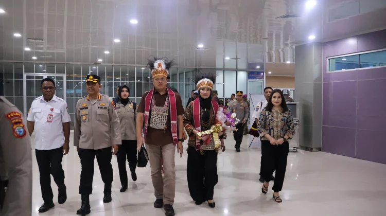Brigjen Pol. Hengki Haryadi Tiba di Sorong. Disambut Wakapolda dan Forkopimda